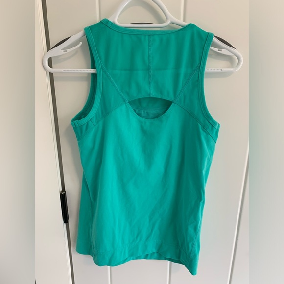 ✨3 for $15✨ Tuff Athletics workout tank - Picture 2 of 3